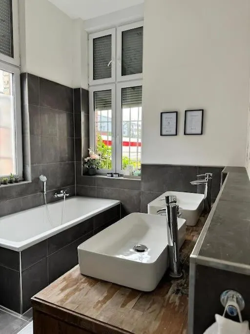 Heaven Homes - 5 Min Bis Zur Duesseldorfer Innenstadt منزل للإقامة دوسلدورف